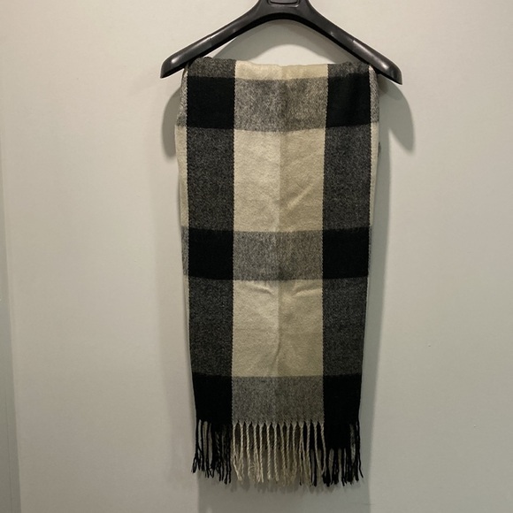 Black and Tan Super Soft Plaid Scarf 28 x 70 - Picture 5 of 9
